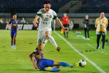 亚冠乙级焦点战：狮城水手主场激战万隆，谁能笑傲东南亚之巅？_联赛_战术_边路